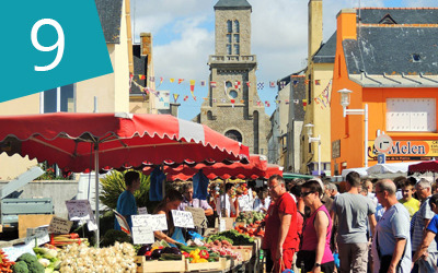 Faire ses emplettes dans le plus grand marché de la région